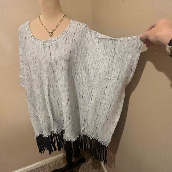 GB Poncho Sweater Gray Short Sleeve,  Black Fringe, Round Neck, size M - Picture 2 of 6